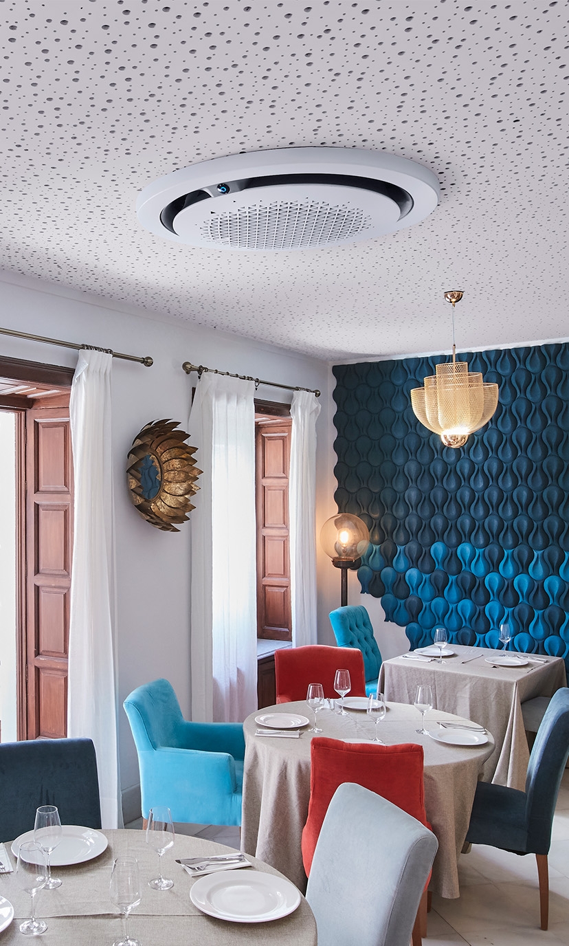 Ceiling cassette in a restaurant